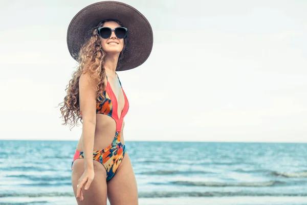 Swimwear Redefines Service with Unique Shopping Solutions